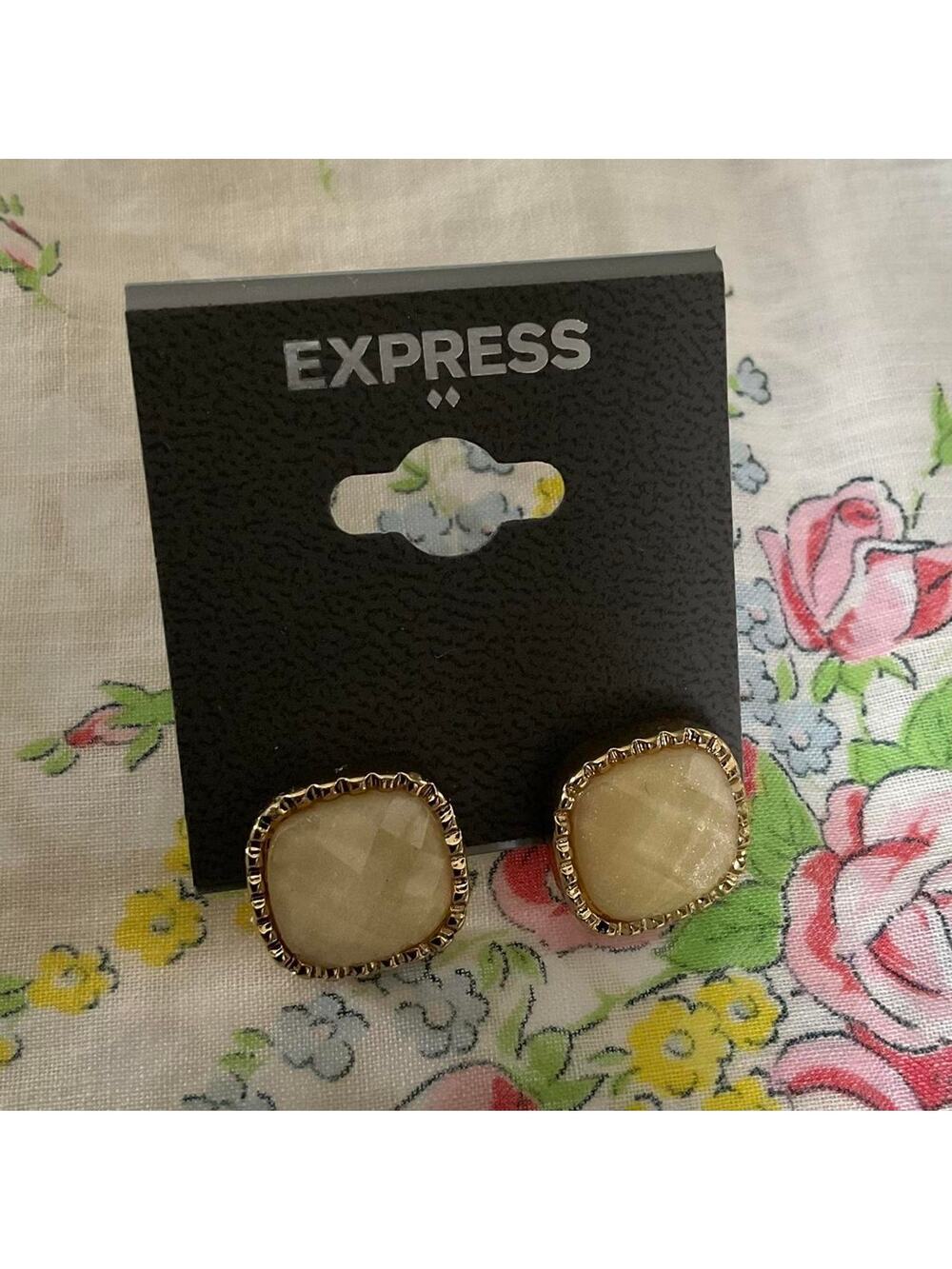 Express Tan and Cream Stone Stud Earrings Vintage 80's Pierced NOS